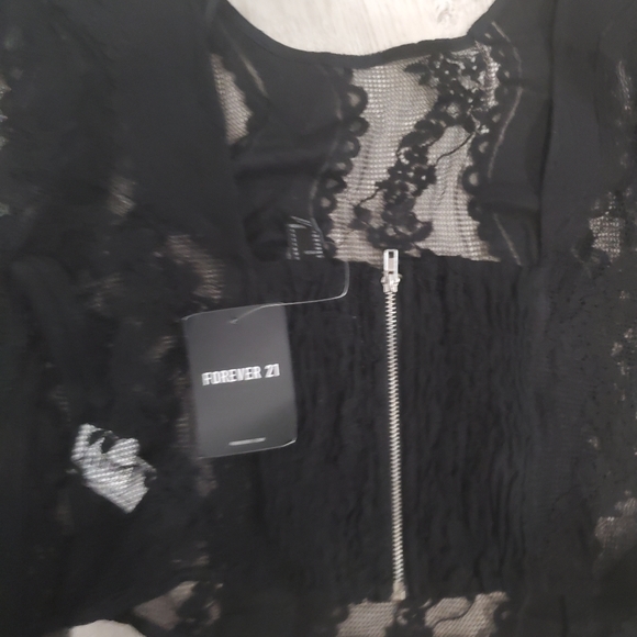 Mesh crop top - Picture 3 of 3